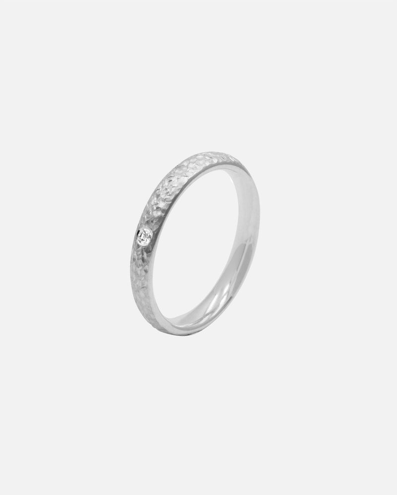 Liliflo - Ring und Ehering - Frau Dune gehämmert aus recyceltem Weissgold 18 Karat und 3 Diamanten