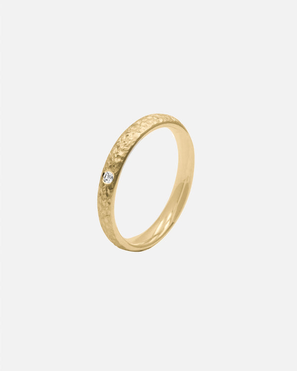 Liliflo - Ring und Ehering - Frau Dune gehämmert aus 18 Karat recyceltem Gelbgold und 3 Diamanten