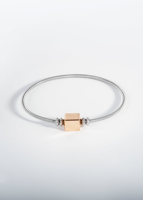 Liliflo, marque de bijoux Suisse : Bracelet Twist - lien en couleur rose à graver