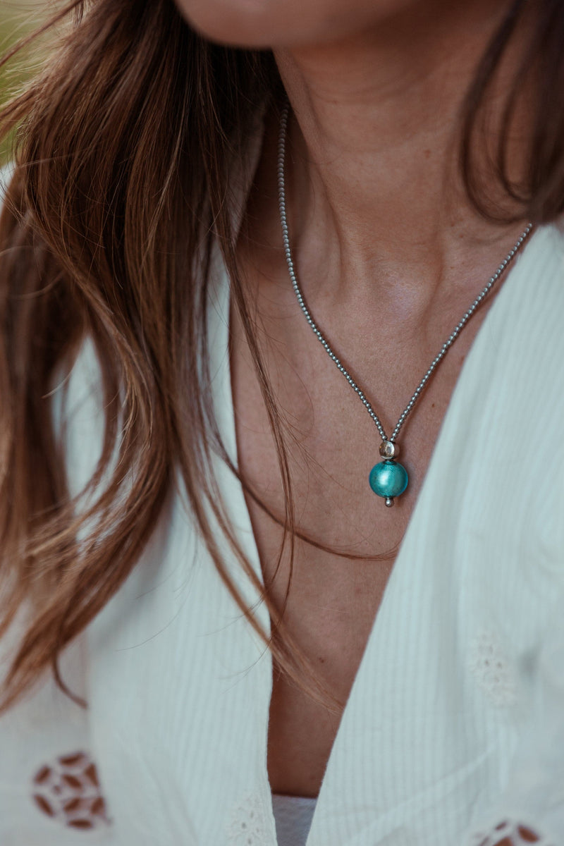 Liliflo, marque de bijoux Suisse : collier Milonga - Naturel - Verre de Murano Aqua