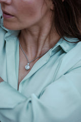 Liliflo, marque de bijoux Suisse : collier Milonga - Naturel - Pierre semi-précieuse - Howlite