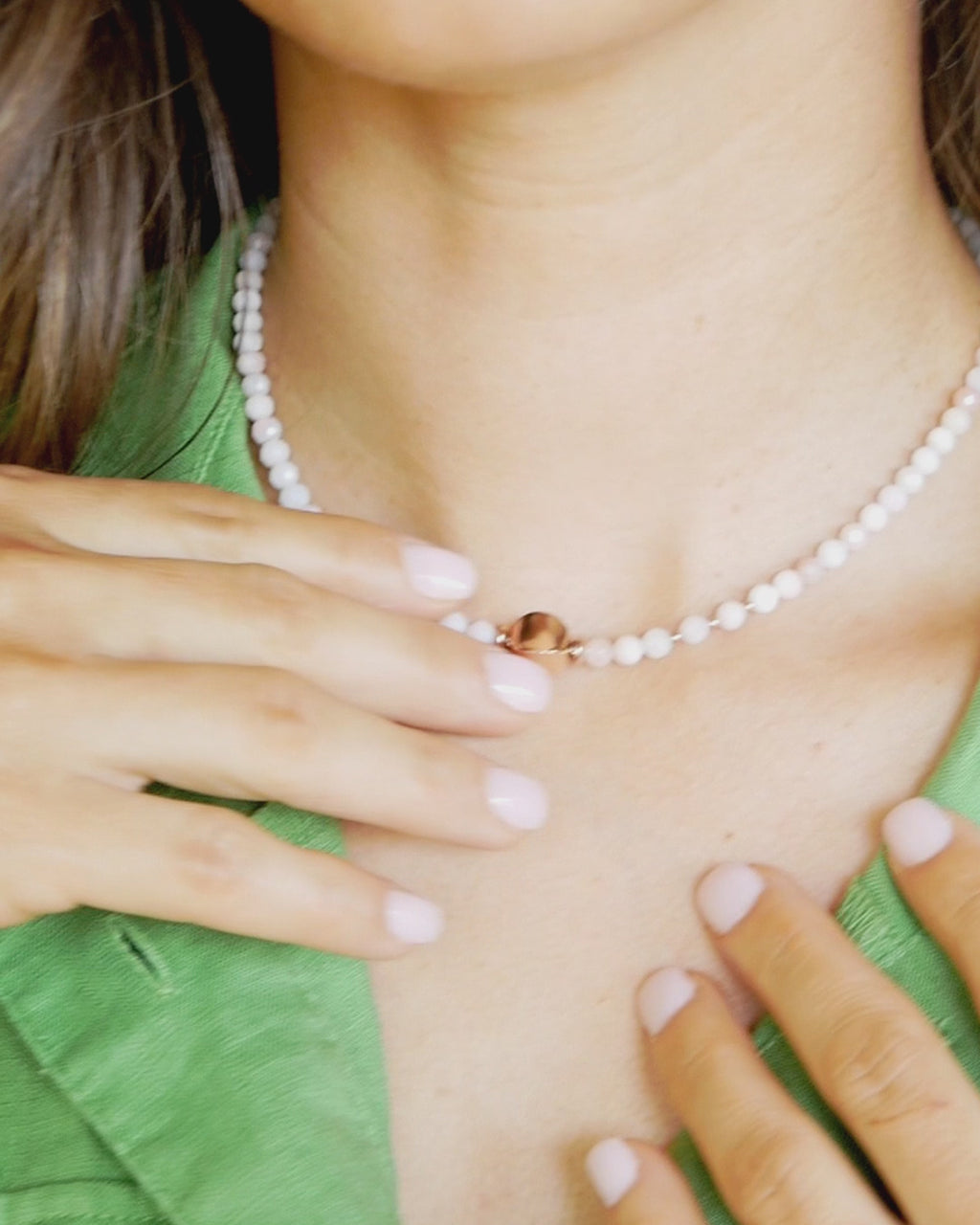 Liliflo, marque de bijoux interchangeable Suisse : collier limbo en couleur or rose - pierre semi-précieuse opale rose